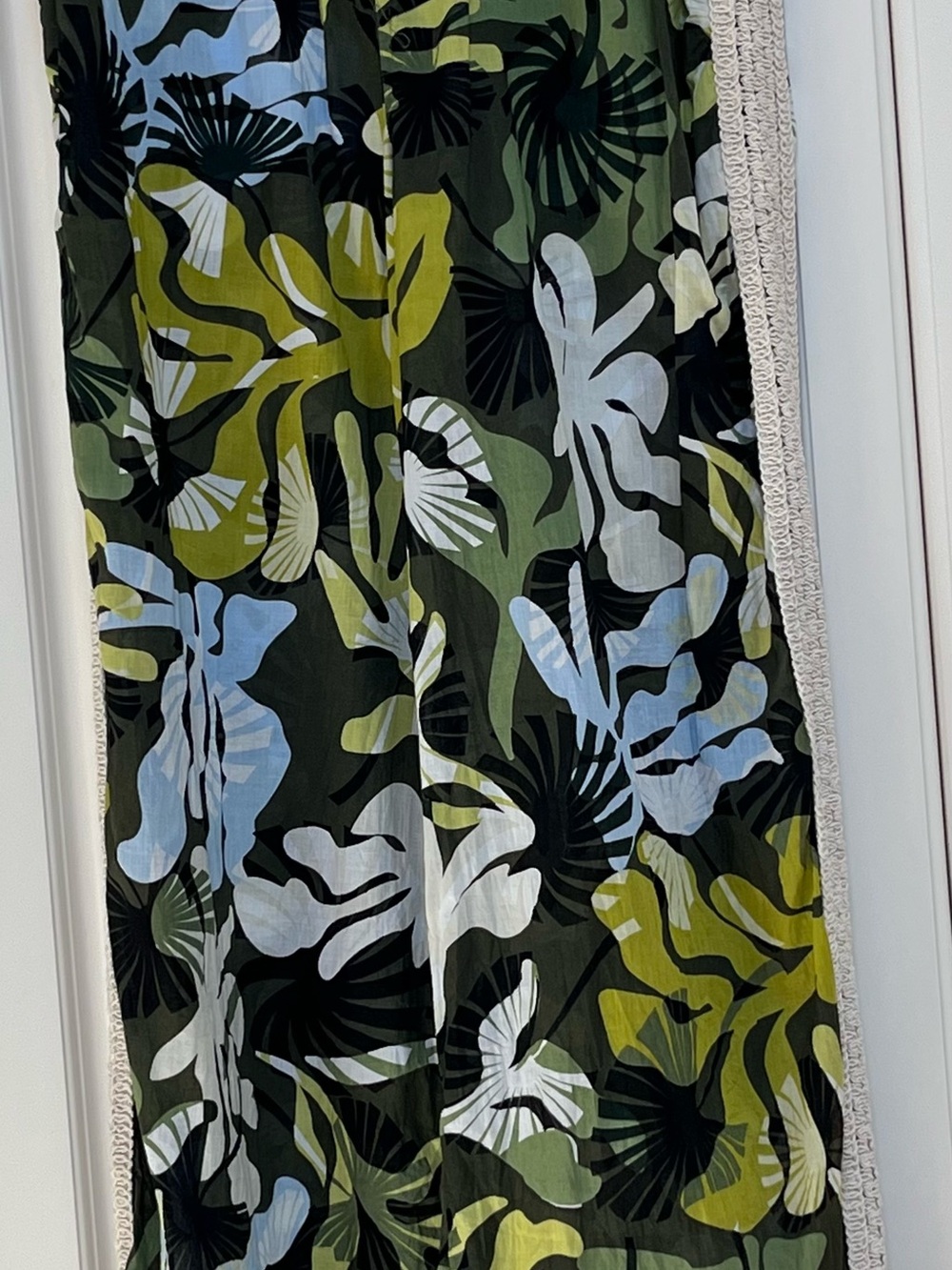 On 34th Women’s Leaf Print Crochet Trim Wide Leg Pants, Size Small